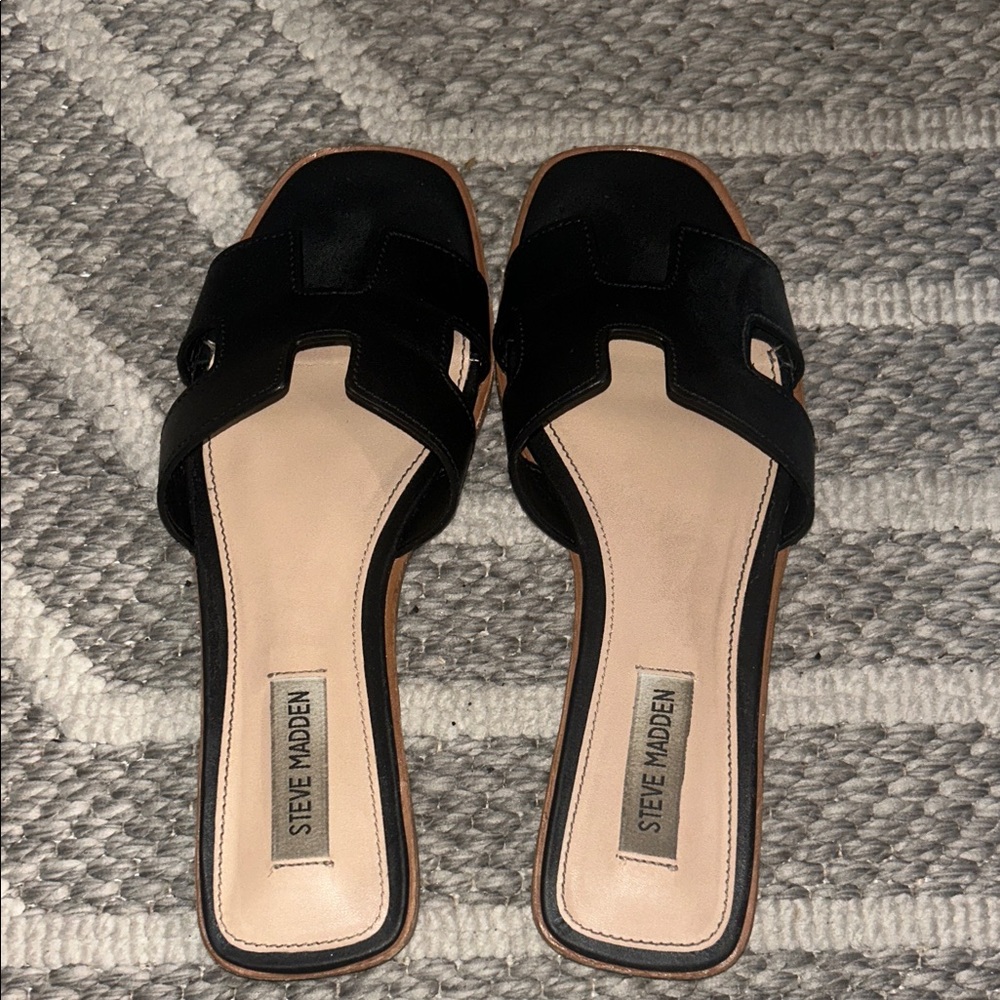 Steve Madden Black and Cream Women's Sandals
